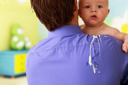 Quand faut-il s’inquiéter des vomissements de votre bébé ?